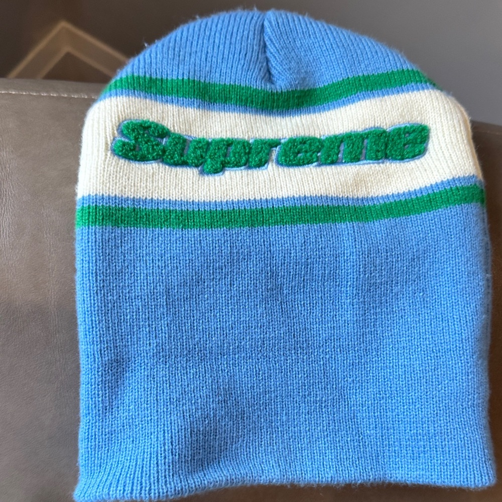 Supreme  Mens Beanie in Blue and White